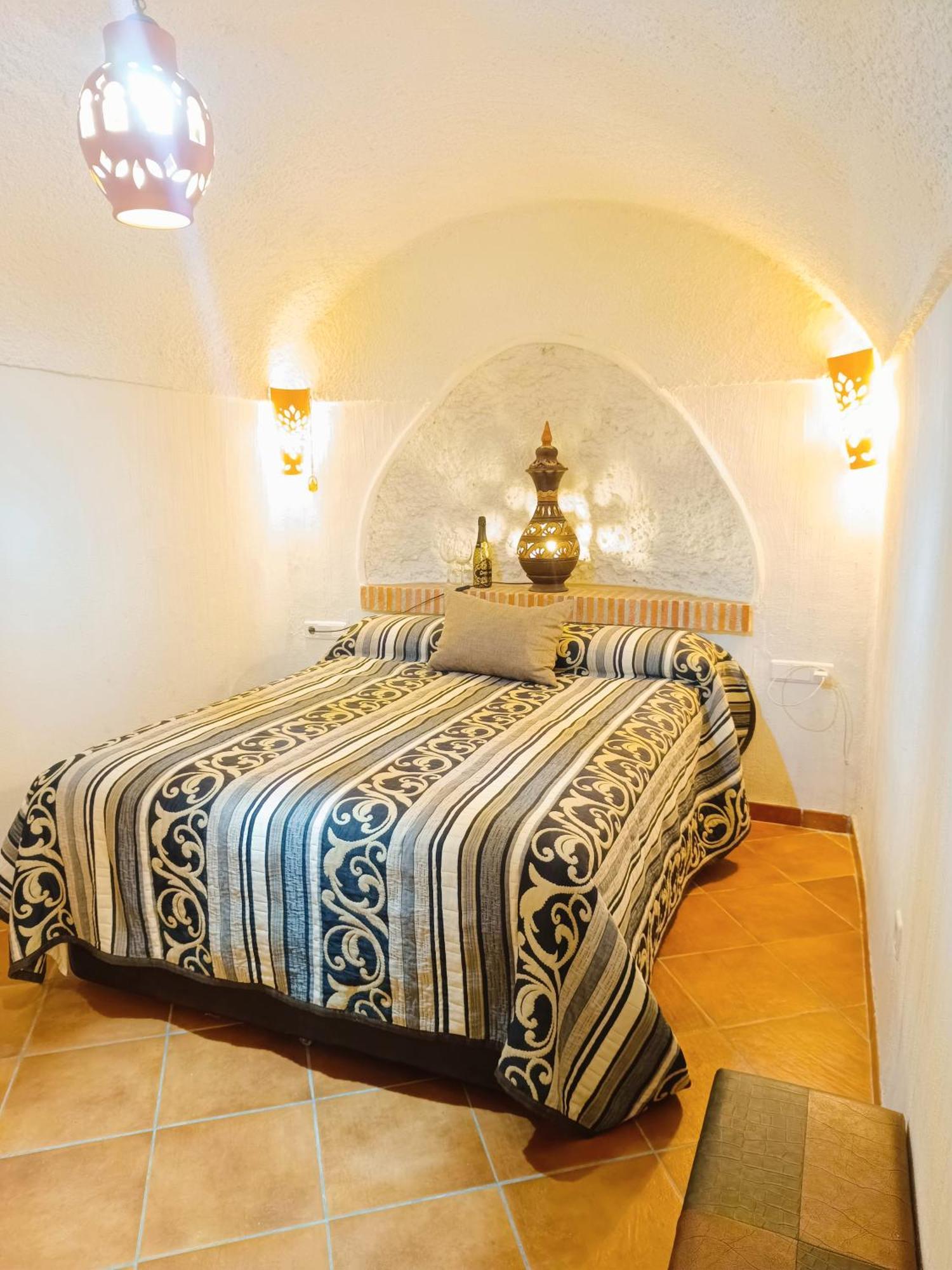 Casa Cueva The Exclusive Royal Andalusian Cave Villa Alcudia de Guadix Exterior photo