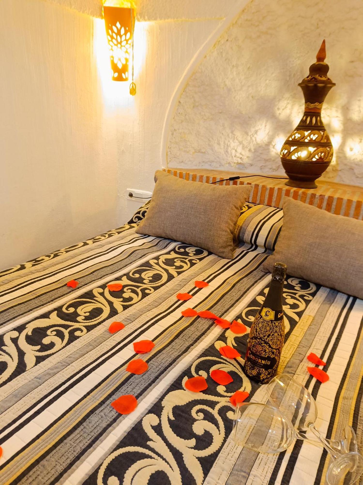 Casa Cueva The Exclusive Royal Andalusian Cave Villa Alcudia de Guadix Exterior photo